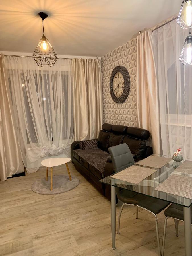 Uroczy Apartament Z Patio Szczecin Exterior photo