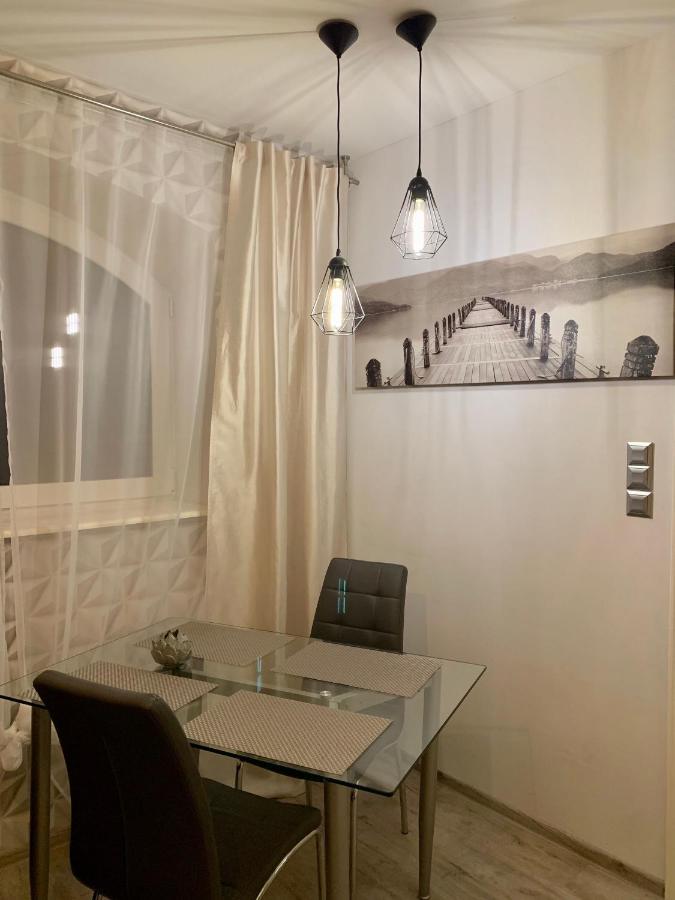 Uroczy Apartament Z Patio Szczecin Exterior photo